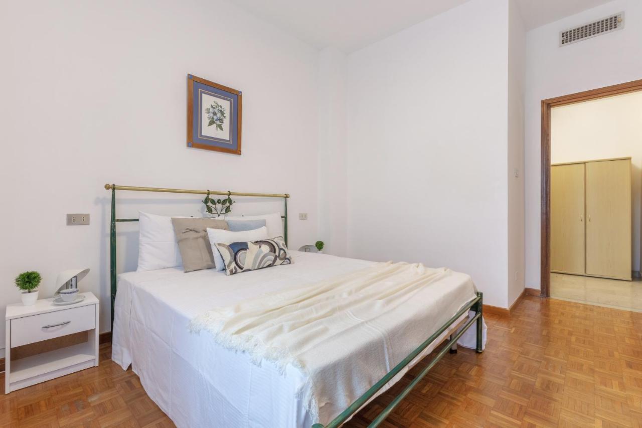 Ferrara A 5 Min Dalla Stazione Apartment X5 Exteriör bild
